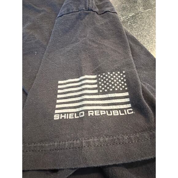 Shield Republic 2nd that black short sleeved tee Large 100% Cotton - Picture 5 of 8